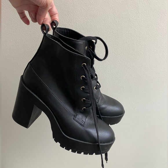 Forever 21 black platform Boots ! - Picture 1 of 11